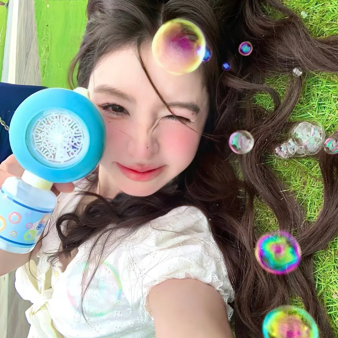 超能食神美少女封面